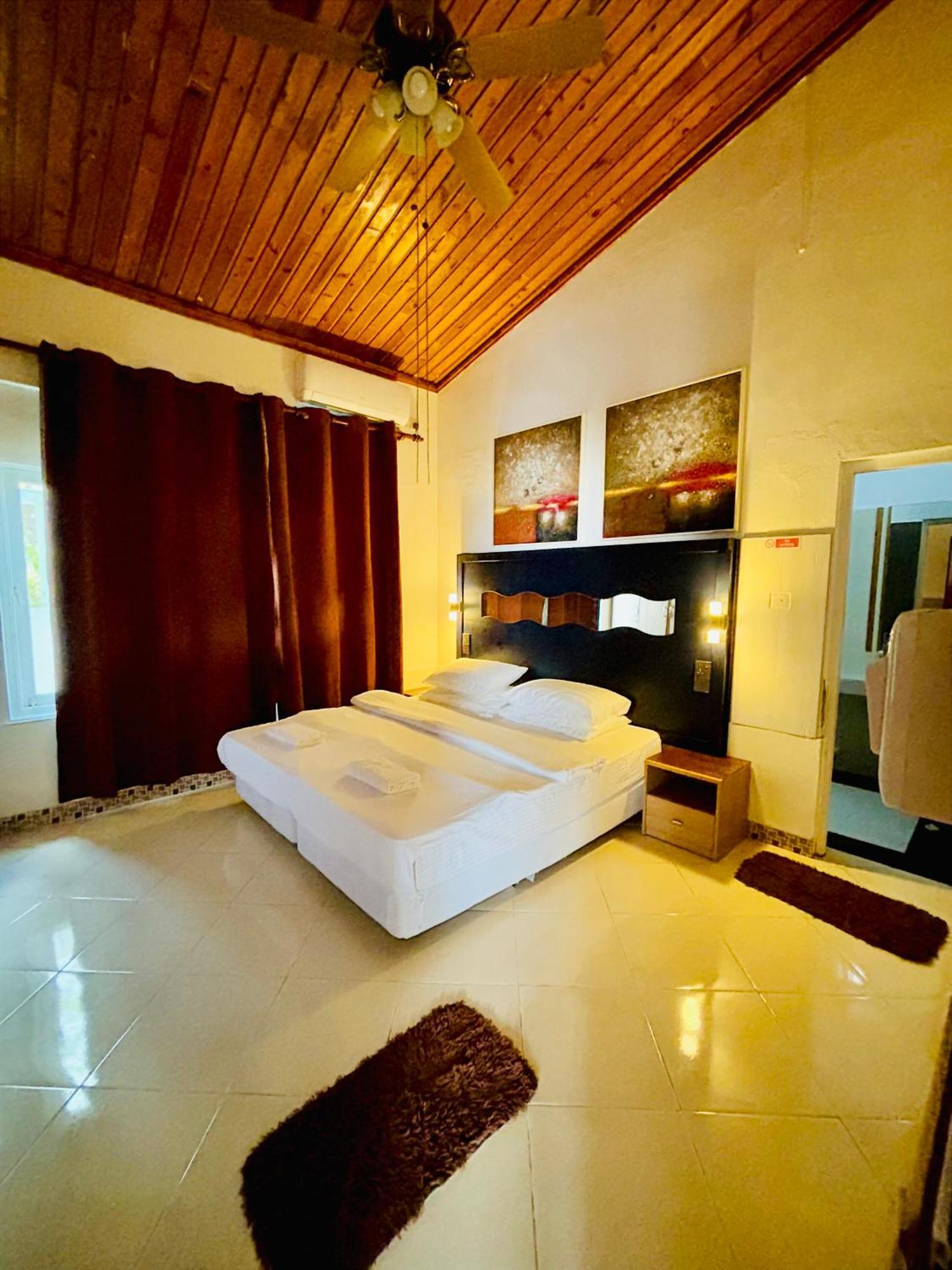 Aloha Inn Himmafushi Luaran gambar